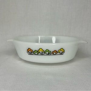 Anchor Hocking Summerfield FireKing Milk Glass Ovenware Casserole 1.5qt Vintage